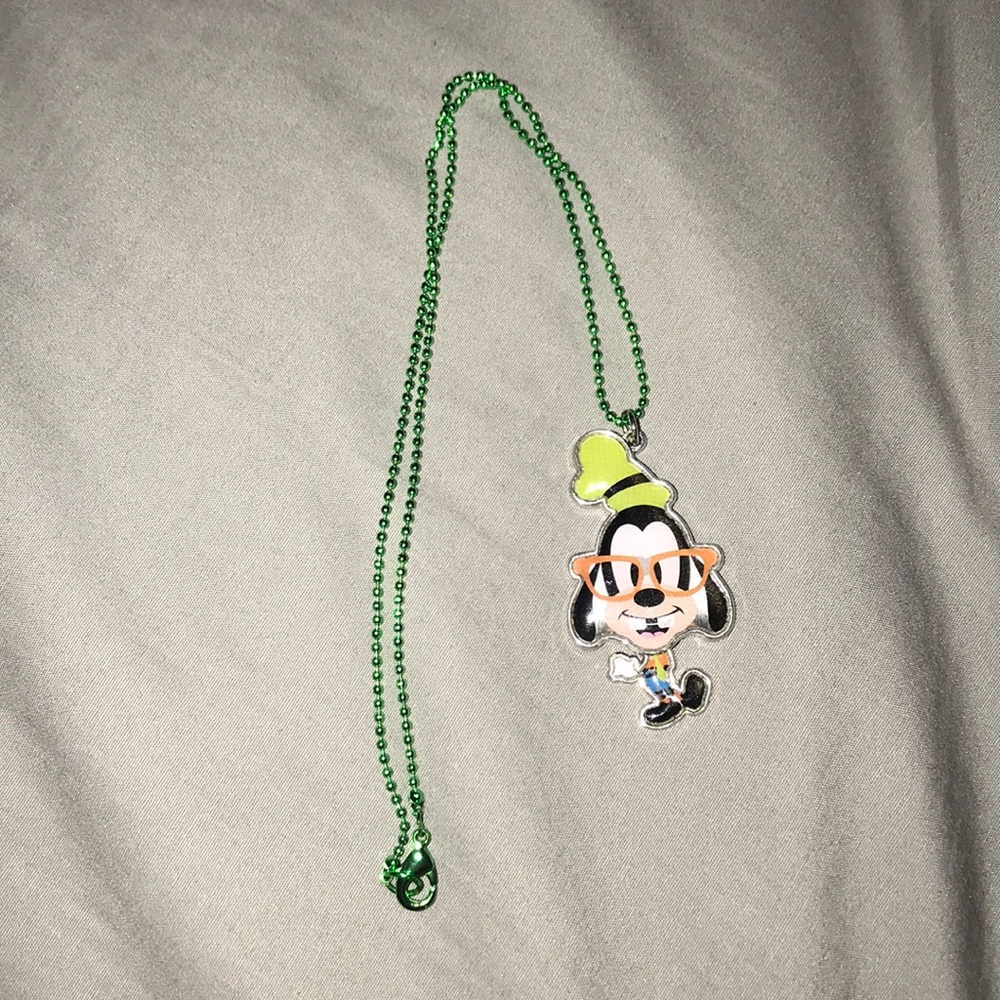 Disney goofey nerd necklace
